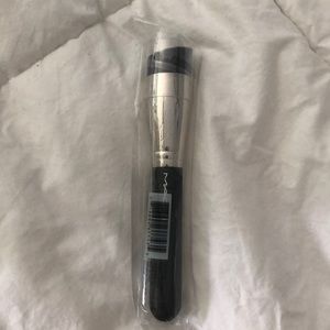 NEW MAC 196 Face Brush